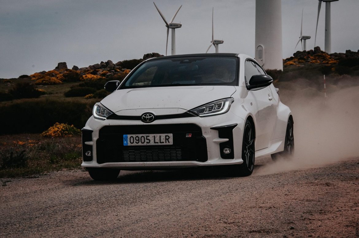 Η Toyota περνά στη νέα εποχή: Από το υβριδικό Aygo X στο αμιγώς ηλεκτρικό Hilux